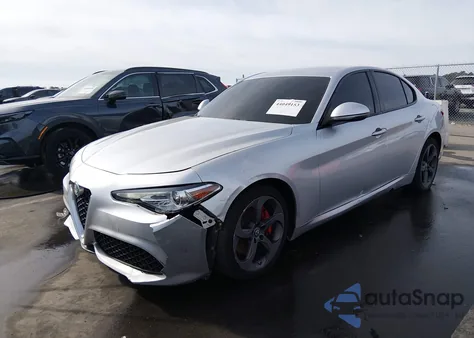 2017 Alfa Romeo Giulia Awd z USA, uszkodzony, nr VIN ZARFAEDN4H7533116